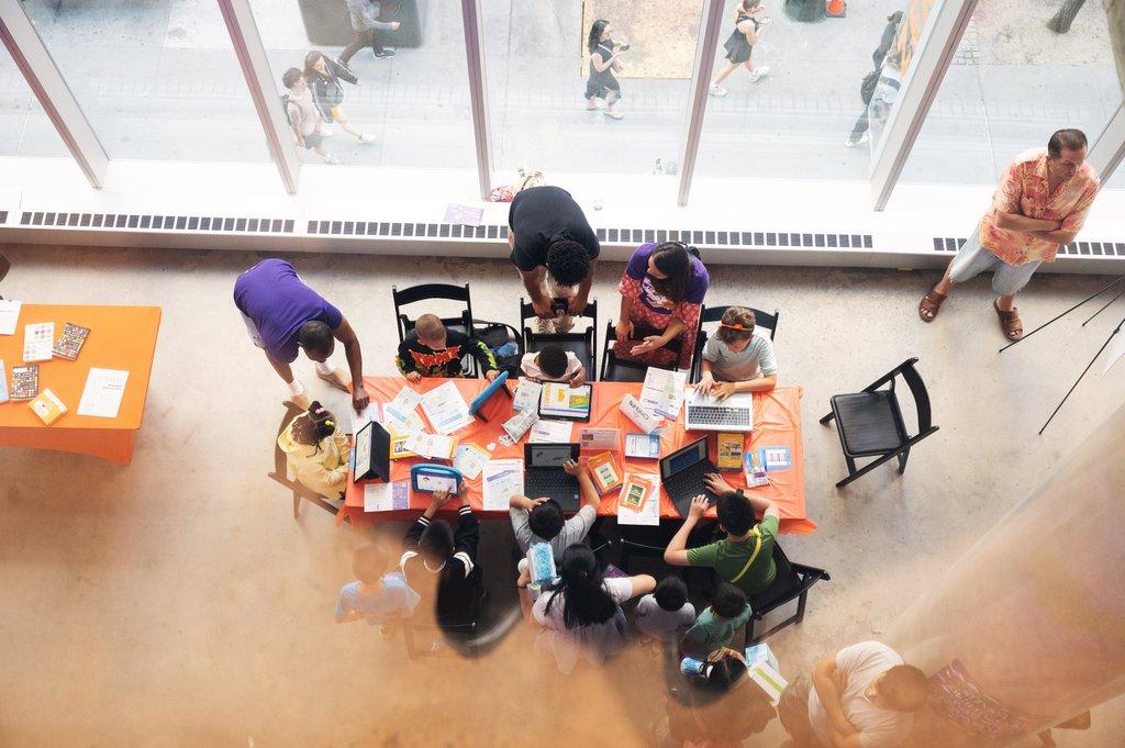  سكراتش… عندما تتحول البرمجة إلى لعبة تعليمية ممتعة - Cover Image